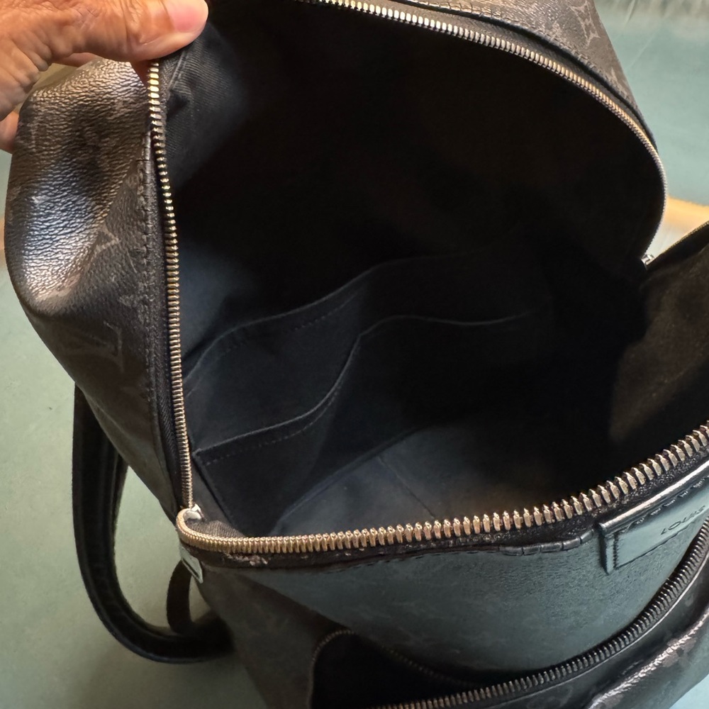 Louis Vuitton Discovery Black Monogram Backpack - Picture 5 of 11